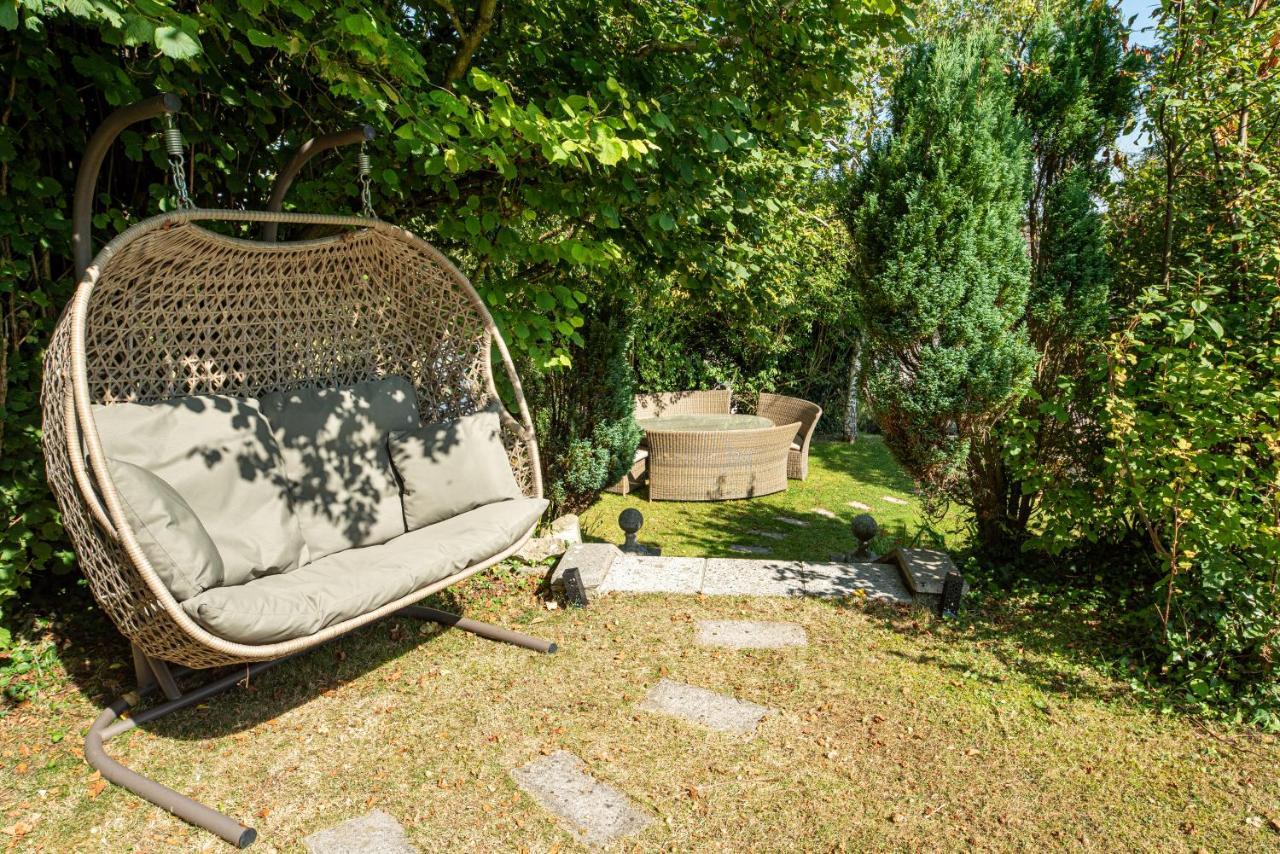 Wisteria View With Hottub & Cabin Sleeps 20 ชิปเพแนม ภายนอก รูปภาพ