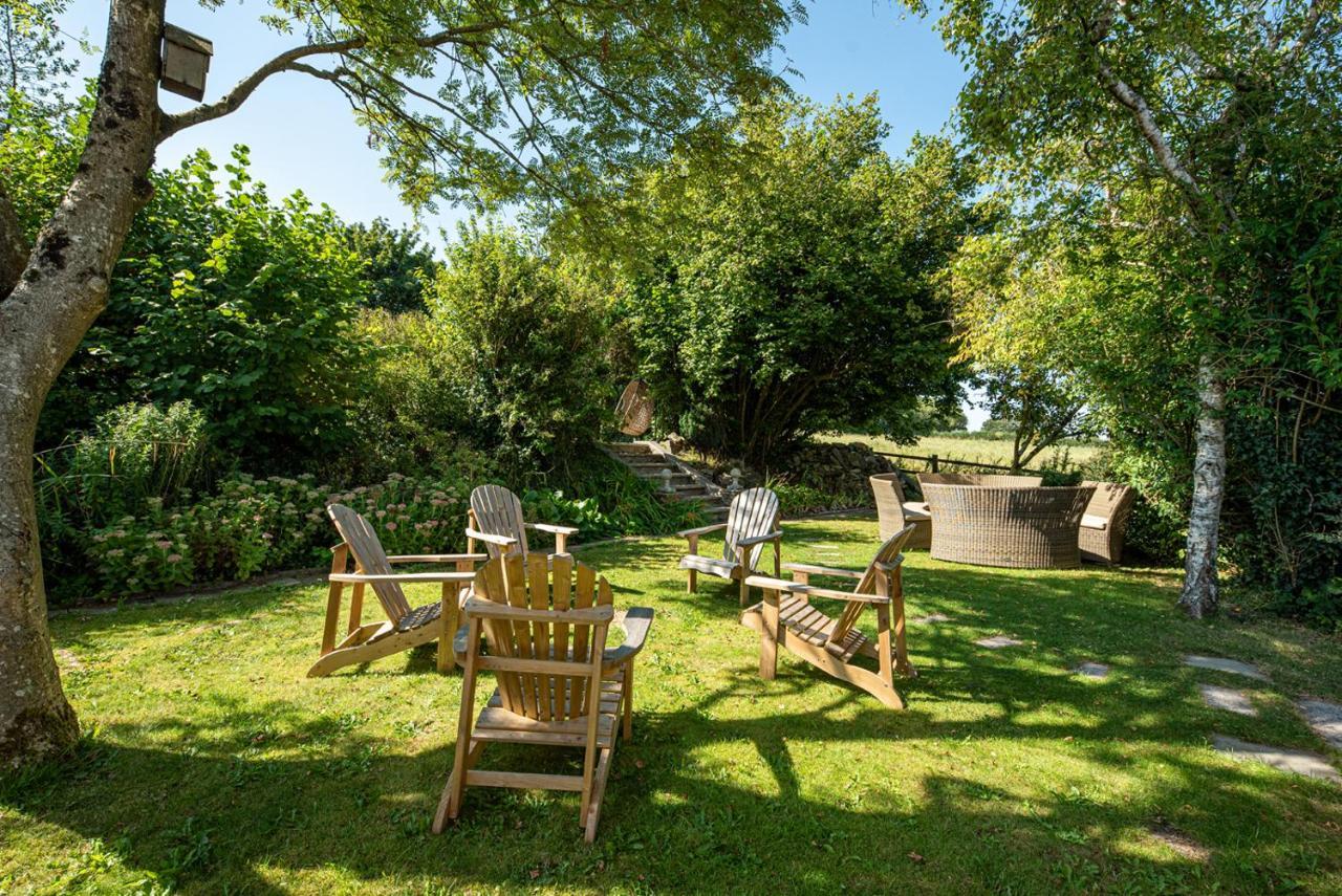 Wisteria View With Hottub & Cabin Sleeps 20 ชิปเพแนม ภายนอก รูปภาพ