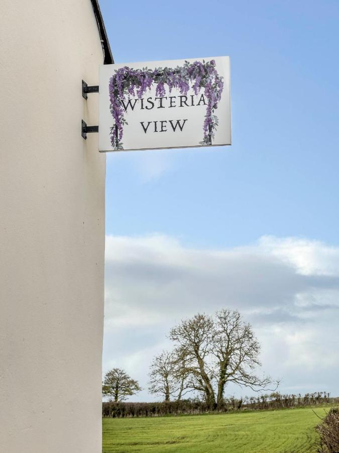 Wisteria View With Hottub & Cabin Sleeps 20 ชิปเพแนม ภายนอก รูปภาพ