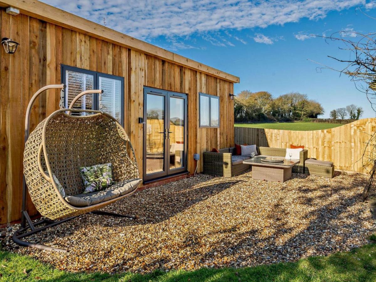 Wisteria View With Hottub & Cabin Sleeps 20 ชิปเพแนม ภายนอก รูปภาพ