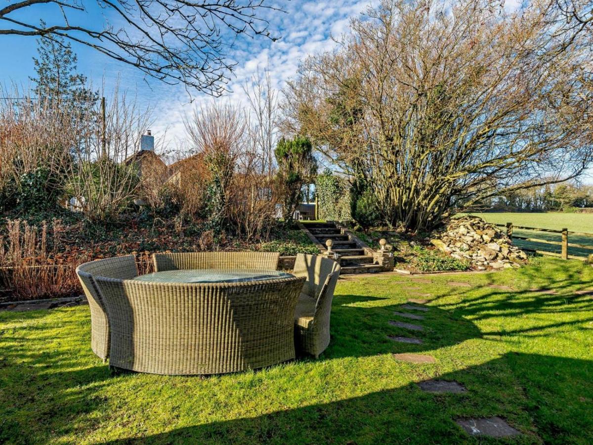 Wisteria View With Hottub & Cabin Sleeps 20 ชิปเพแนม ภายนอก รูปภาพ